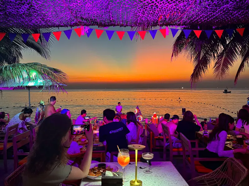 Sunset Beach Club & Dining